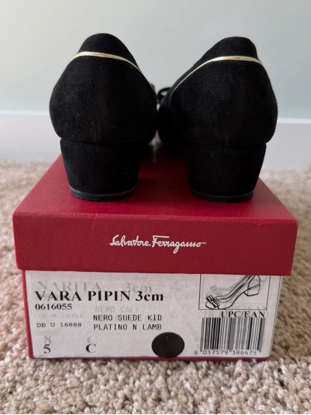 ✨Special Edition✨Salvatore Ferragamo Black Suede Vara Bow Pumps